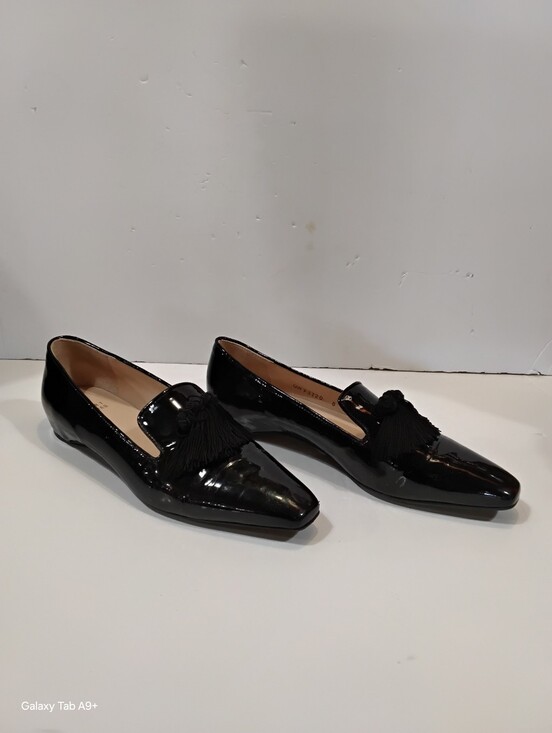 Stuart Weitzman Shoes - Stuart Weitzman Black Patent Tassel Loafers for Women  QW 93720    8M